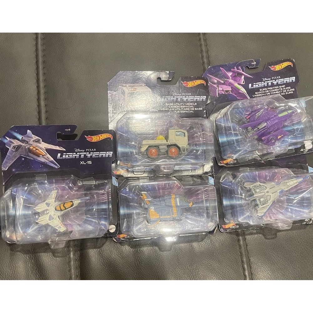 Disney Pixar Lightyear Hot Wheels Die-Cast Lot of 5 Vehicles & Fighter Jet Ships